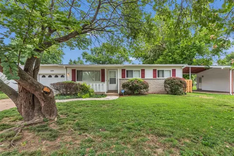 1095 Keeven Ln, Florissant, MO 63031