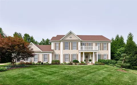 2607 Joyceridge Dr, Chesterfield, MO 63017