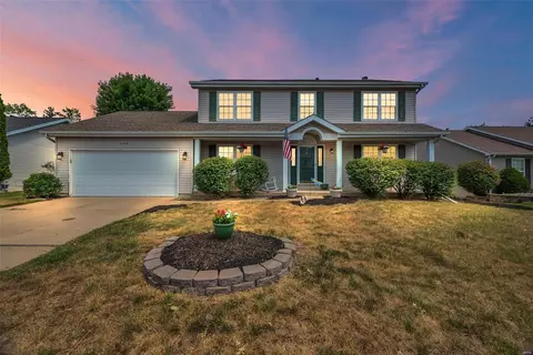 609 Green Tree Meadows Dr, Lake Saint Louis, MO 63367