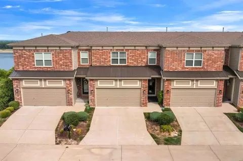 5102 Chouteaus Bluff Dr, Saint Louis, MO 63111