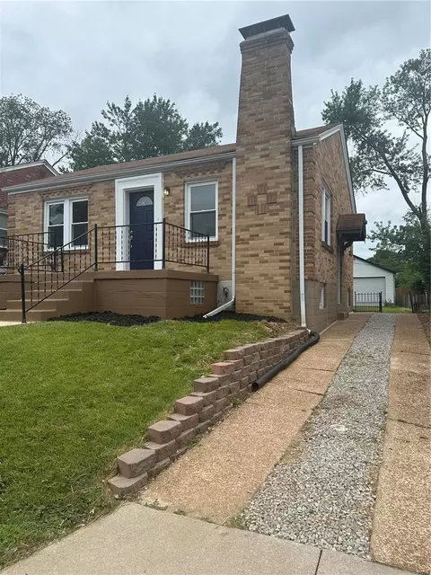 8023 Genesta St, Affton, MO 63123