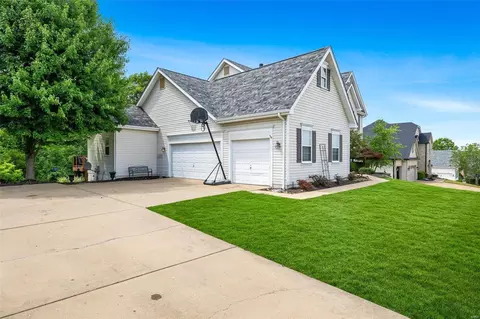 961 Stone Spring Dr, Eureka, MO 63025 photo 3