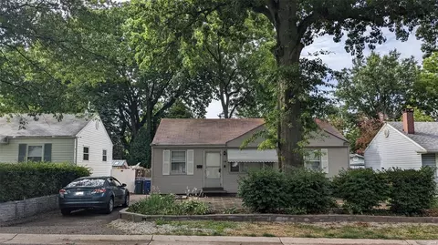 116 Elbring Dr, Saint Louis, MO 63135