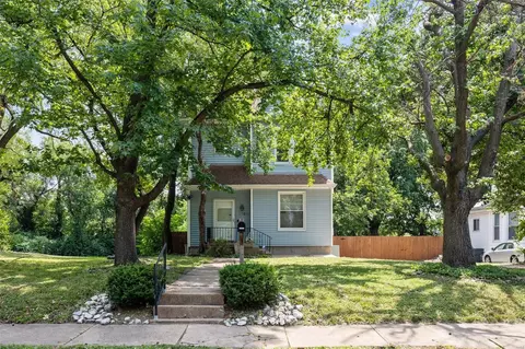 2750 Ellendale Ave, Saint Louis, MO 63143
