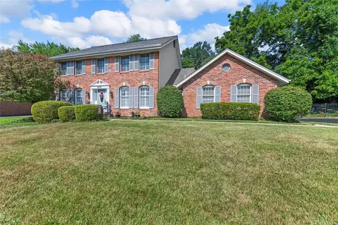 608 Log Hill Ct, Ballwin, MO 63011 photo 2