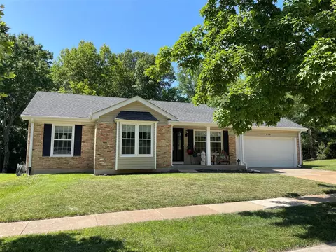 16548 Forest Pine Dr, Wildwood, MO 63011