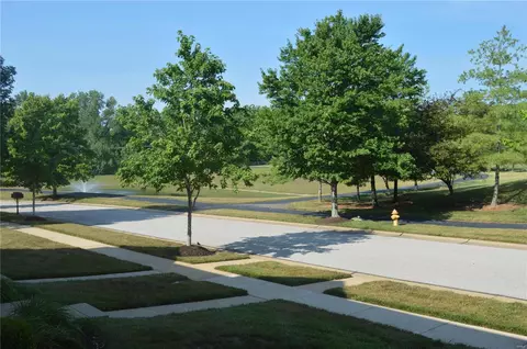 468 Coachgate Ct, Ballwin, MO 63021 photo 2