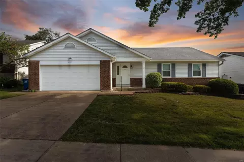 3112 Blaiser Ln, Maryland Heights, MO 63043