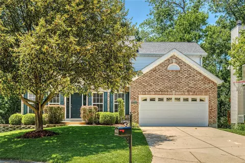 211 Arbor Trails Dr, Ballwin, MO 63021