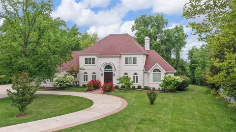 2300 N Ballas Rd, Saint Louis, MO 63131