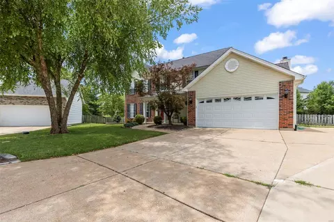 437 Brooks Glen Ct, Ballwin, MO 63021 photo 2