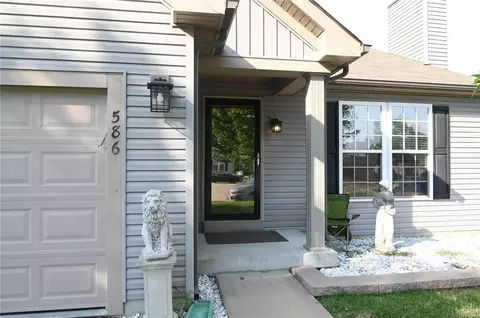 586 Park Side Ests, Florissant, MO 63031