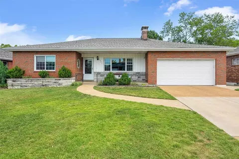5951 Keith Pl, Saint Louis, MO 63109