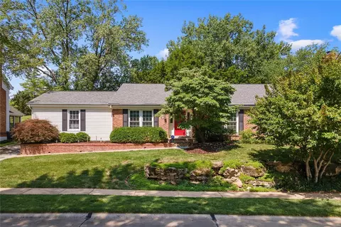 1355 Yves Dr, Ballwin, MO 63011
