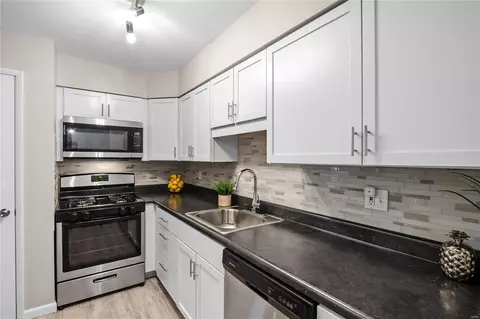 138 Shadalane #D, Ballwin, MO 63011 photo 6