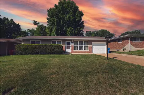 1480 Keeven, Florissant, MO 63031