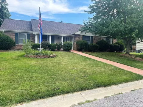 20 Wood Oaks Dr, Saint Peters, MO 63376