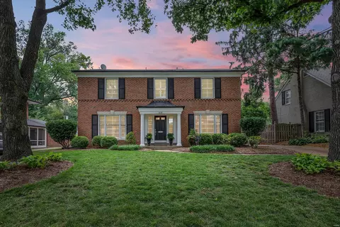 915 S Meramec Ave, Clayton, MO 63105