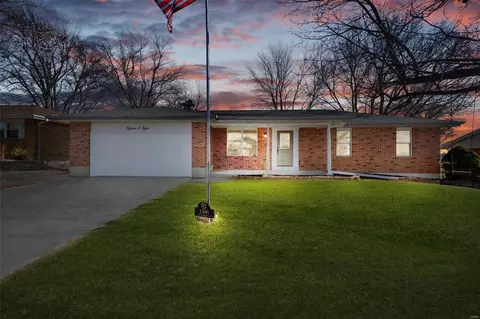 1508 Huncker Dr, Saint Charles, MO 63301