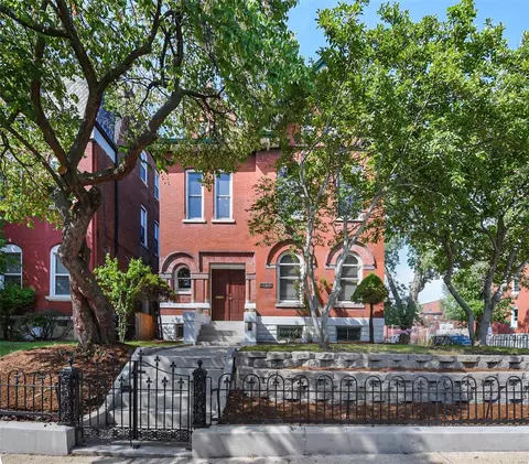 2101 Sidney St, Saint Louis, MO 63104