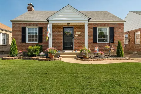 5815 Rhodes Ave, Saint Louis, MO 63109