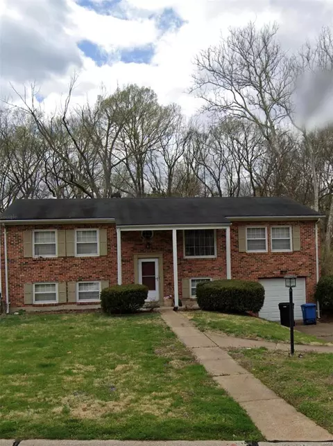 10730 Meath Dr, Saint Louis, MO 63123