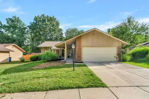 2149 Cherrycove Ct, Maryland Heights, MO 63043