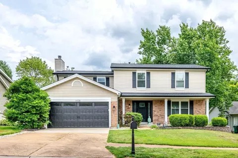 1408 Atlantic Crossing Dr, Fenton, MO 63026