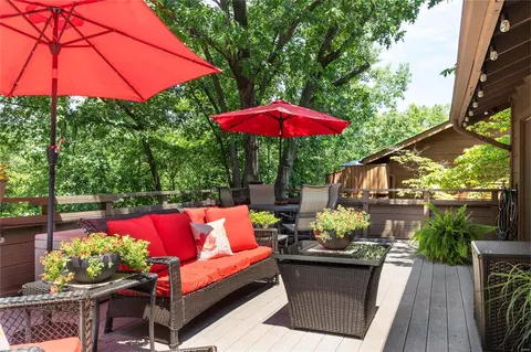 1554 Autumn Leaf Dr, Ballwin, MO 63021