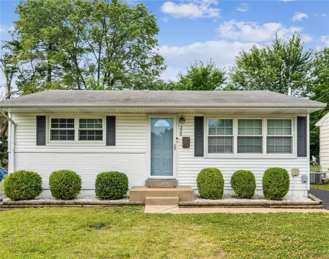 220 Floralea Pl, Sunset Hills, MO 63127