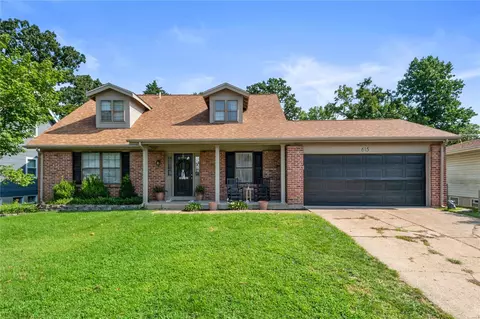 615 Running Creek Dr, Ballwin, MO 63021