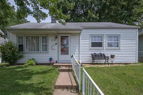 3745 Roswell Ave, Saint Louis, MO 63116