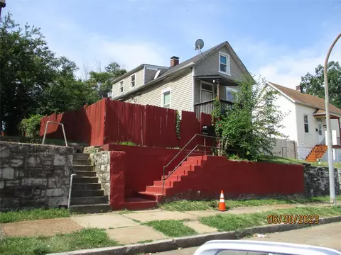 4452 Beck Ave, Saint Louis, MO 63116