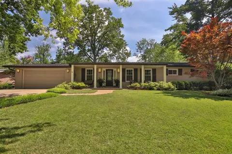 520 Gascony Way, Saint Louis, MO 63122