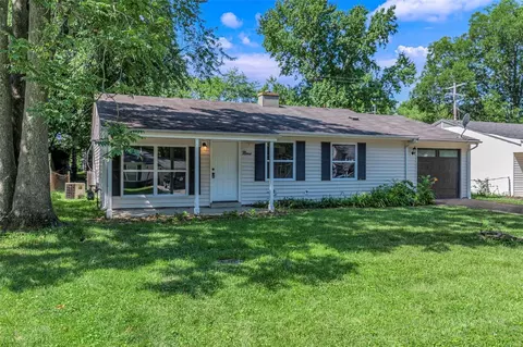 9 Jamestown Dr, Saint Peters, MO 63376