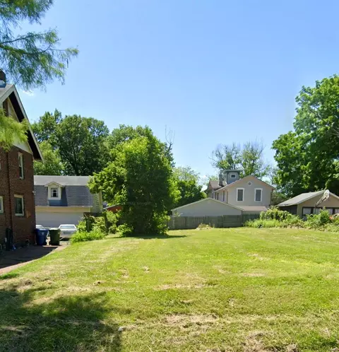 39 N Maple Ave, Ferguson, MO 63135