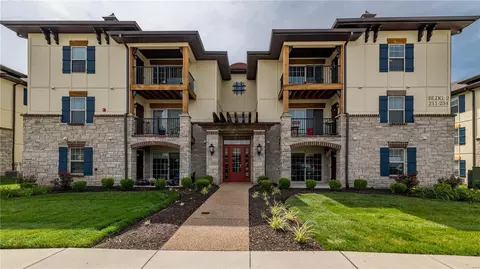 211 Bordeaux Way, Saint Peters, MO 63376