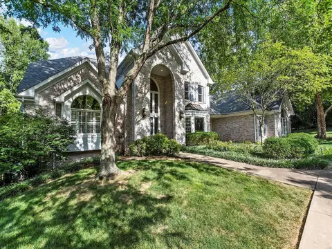 1220 S Mason Rd, Saint Louis, MO 63131