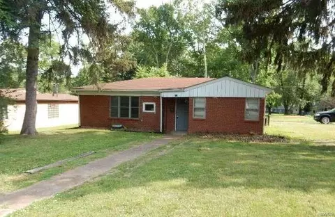 901 January Ave, Saint Louis, MO 63135