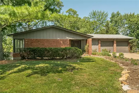 957 Flair Ct, Saint Louis, MO 63146