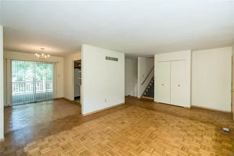 27 Pershing Cir, O'fallon, MO 63366 photo 7