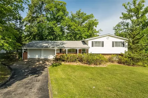 27 Pershing Cir, O'fallon, MO 63366