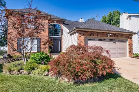 1150 Oak Knoll Manor Ct, Saint Louis, MO 63119