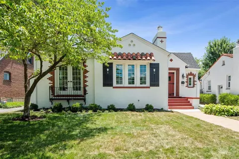 7528 Gannon Ave, University City, MO 63130