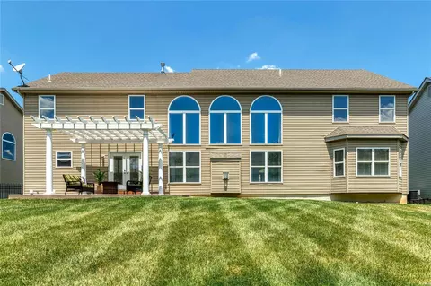 203 Irish Hound Dr, O'fallon, MO 63368 photo 3