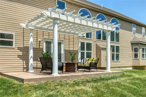 203 Irish Hound Dr, O'fallon, MO 63368 photo 5