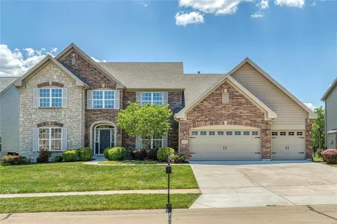 203 Irish Hound Dr, O'fallon, MO 63368