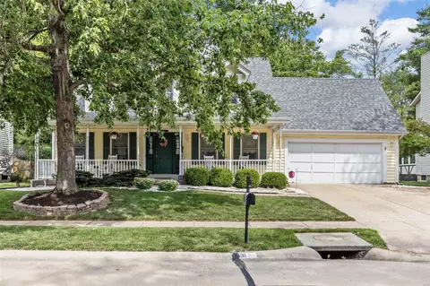 131 Beaujolais Dr, Florissant, MO 63031