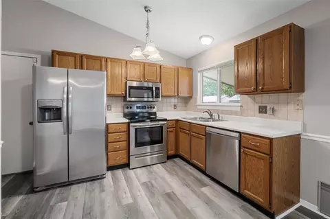 6424 Sprucefield Dr, O'fallon, MO 63368 photo 2