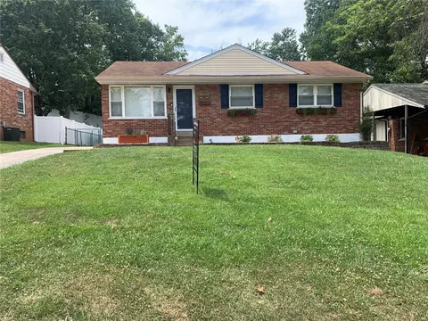 9912 Slevin Ln, Saint Louis, MO 63123